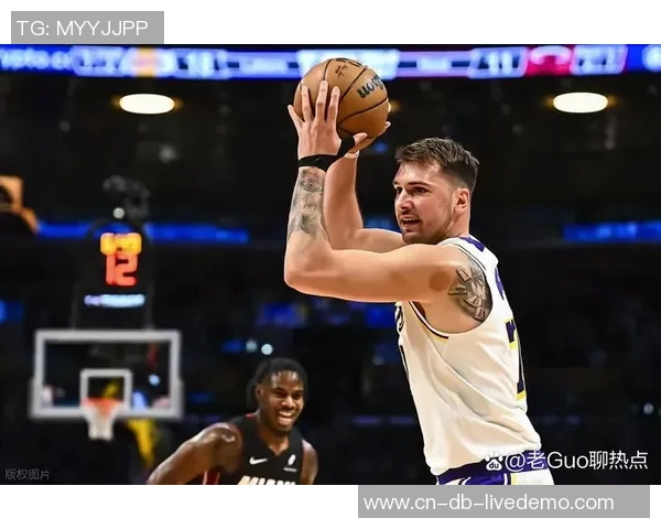 NBA湖人对热火第二场精彩回顾视频分析及比赛亮点全解读